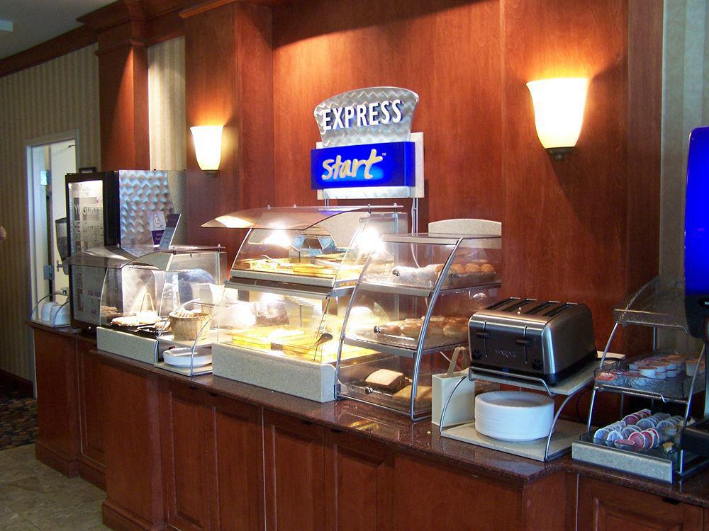 Holiday Inn Express Hotel & Suites Grand Rapids-North By Ihg Walker Exterior foto