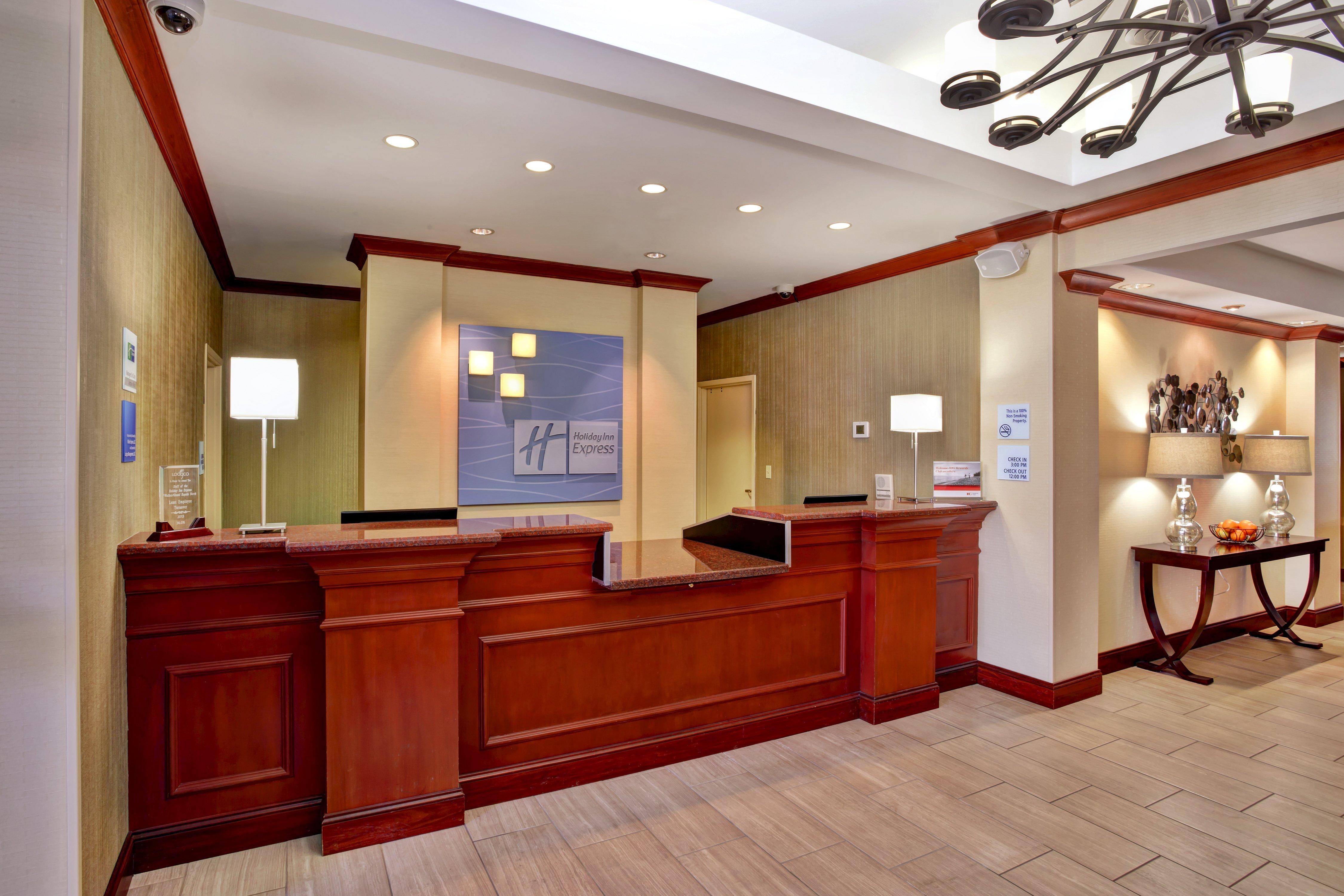 Holiday Inn Express Hotel & Suites Grand Rapids-North By Ihg Walker Exterior foto