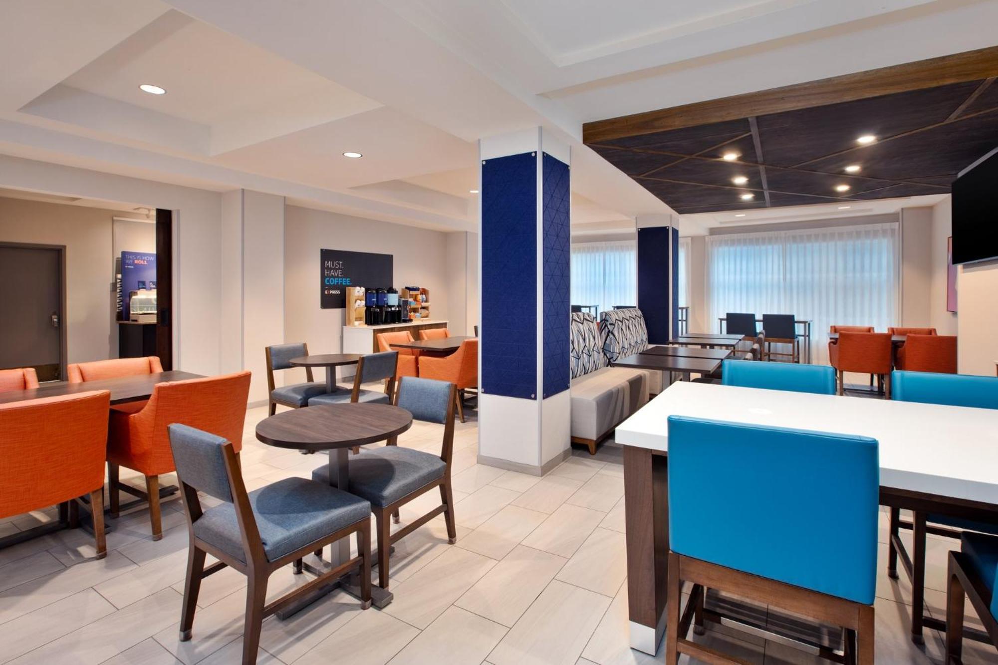 Holiday Inn Express Hotel & Suites Grand Rapids-North By Ihg Walker Exterior foto