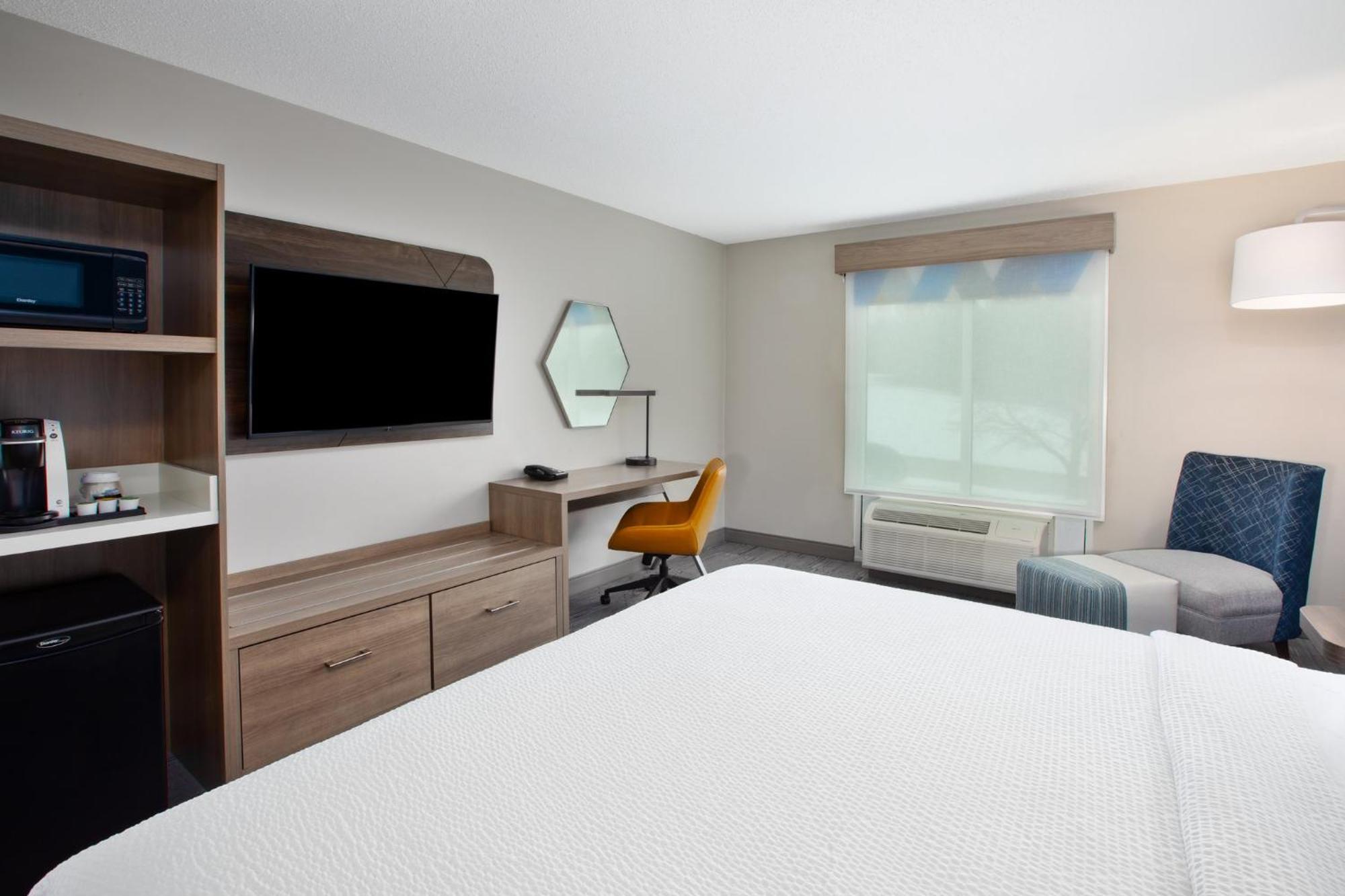 Holiday Inn Express Hotel & Suites Grand Rapids-North By Ihg Walker Exterior foto