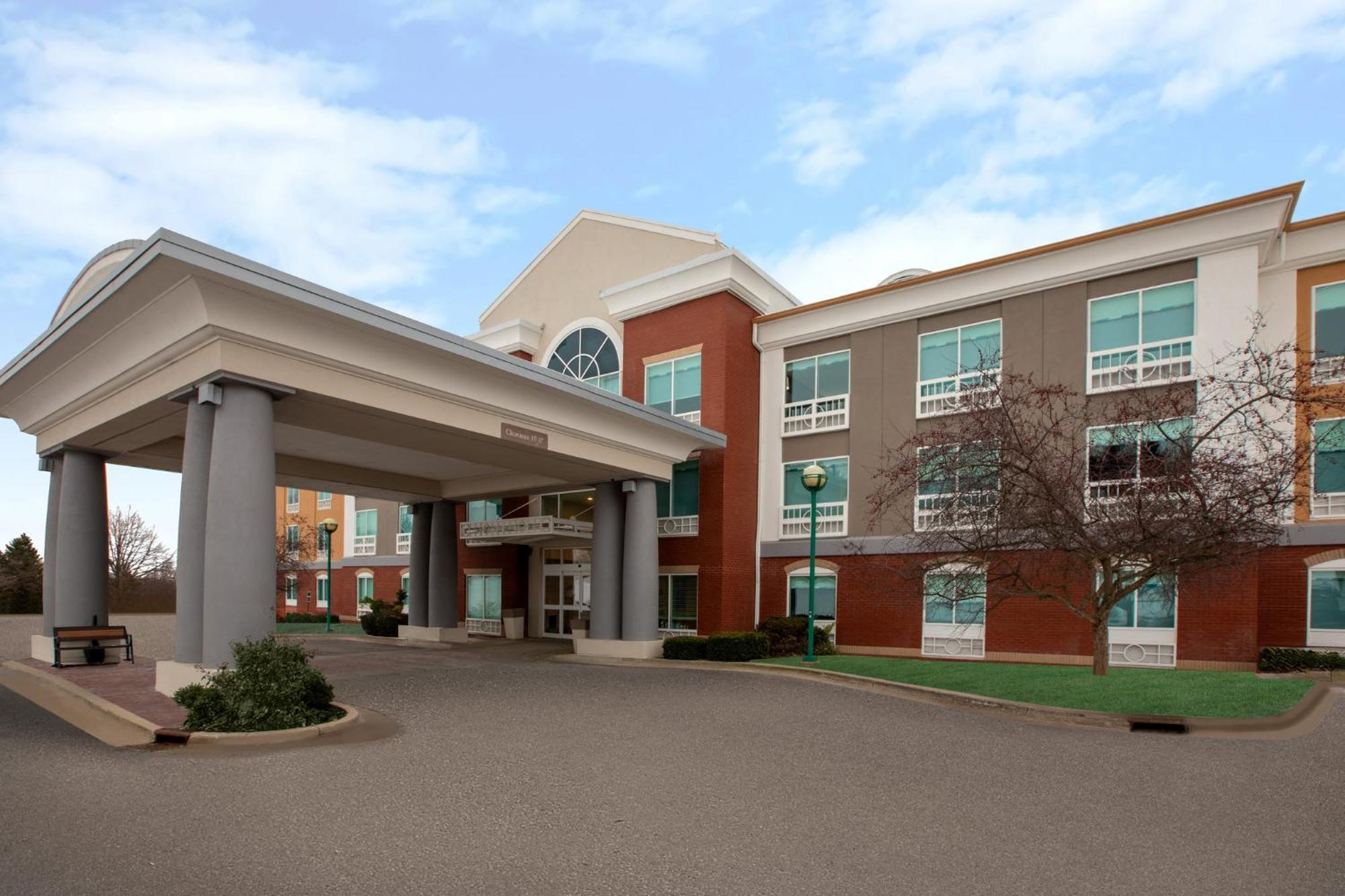 Holiday Inn Express Hotel & Suites Grand Rapids-North By Ihg Walker Exterior foto
